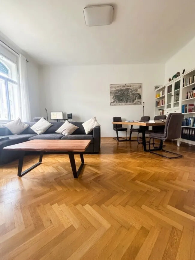Helle 3-Zi-Wohnung in Graz mit Balkon, Aufzug, Parkett & tollem Stadt- und Grünblick! - Bild