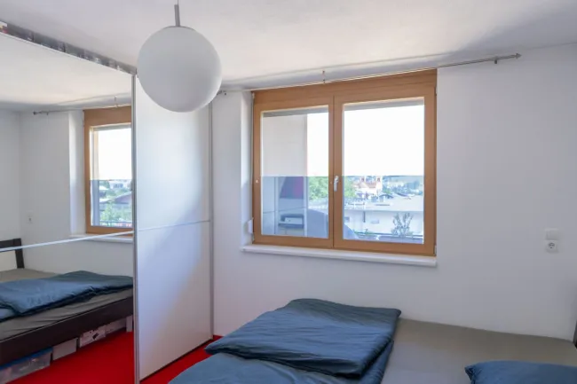 Sonnige Dachgeschoss- Wohnung in zentrumsnaher Lage - Bild