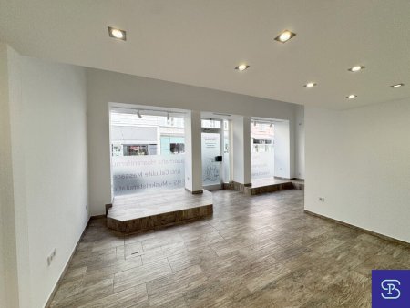 Währinger Straße: 37m² Geschäftslokal mit Auslagenfront zu mieten - 1180 Wien