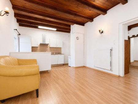 Wohnen im Grünen – gepflegtes Miethaus mit Terrasse und Garage in Altruppersdorf