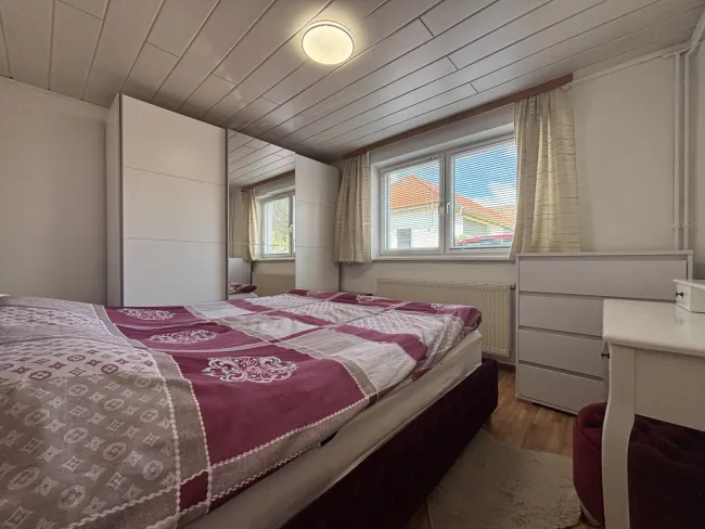 Renoviertes Bauernhaus mit 4 Zimmern, 81m² Wohnfläche, 2 Garagen, Garten - Top Ausstattung in Haugsdorf! - Titelbild
