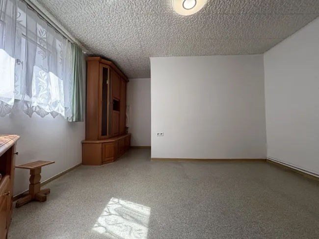 Renoviertes Bauernhaus mit 4 Zimmern, 81m² Wohnfläche, 2 Garagen, Garten - Top Ausstattung in Haugsdorf! - Bild