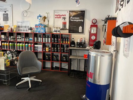 🏢 Top-Geschäftslokal in Laa in bester Lage – 2 große Schaufenster & vielseitig nutzbar