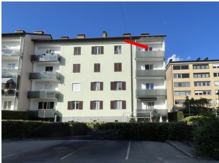 Anleger aufgepasst Günstige renovierungsbedürftige 2-Zimmer Wohnung mit Fernblick Balkon & Aufzug Nähe Schulzentrum in Vöcklabruck