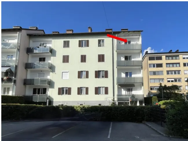 Anleger aufgepasst Günstige renovierungsbedürftige 2-Zimmer Wohnung mit Fernblick Balkon & Aufzug Nähe Schulzentrum in Vöcklabruck - Titelbild