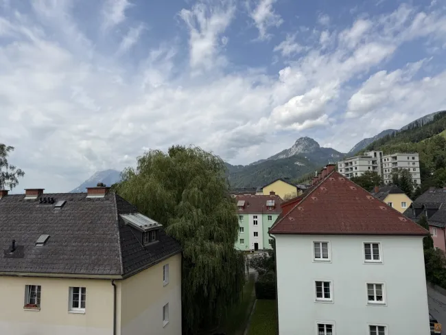 Eigentumswohnung mit südseitig verbauter Loggia - Titelbild