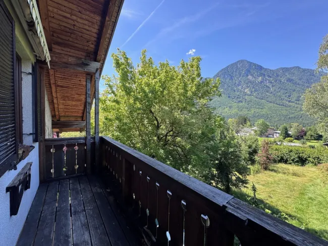 Großzügige 102-m²-Wohnung mit Gartenanteil, Gartenhütte und Carport – absolute Ruhelage in Bad Aussee - Titelbild