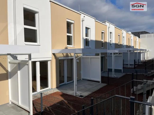 4 Zimmer (Stadt-)Reihenhaus in Neunkirchen mit 2 Garagenstellplätze -"Wohnen mit Chic" - Bild