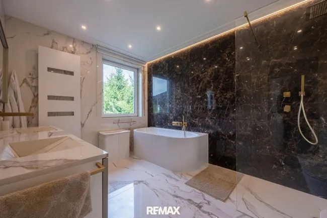 Badezimmer 2