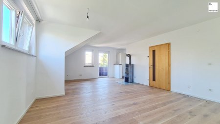 Charmante 3 Zimmer Dachgeschoss Wohnung in Eugendorf zu mieten!