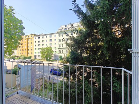 Vorgarten: Gemütliche Balkonwohnung + Idealer Grundriss + Sonniges Wohnzimmer + Teilbar auf 2-3 Zimmer