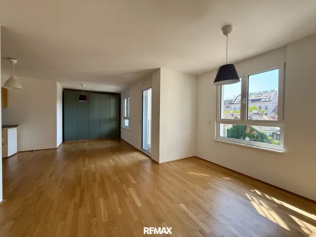 Neuwertige 2-Zimmer-Wohnung mit Balkon und Ausblick Richtung Wilhelminenberg - Bild