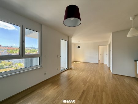 Neuwertige 2-Zimmer-Wohnung mit Balkon und Ausblick Richtung Wilhelminenberg