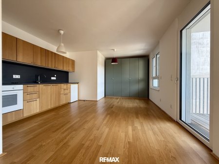 Neuwertige 2-Zimmer-Wohnung mit Balkon und Ausblick Richtung Wilhelminenberg