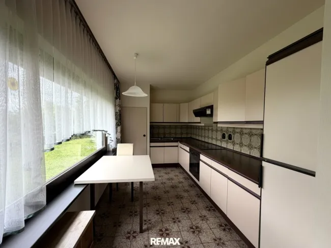 Ansicht Haus samt Grundstück