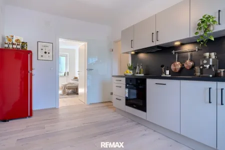 Küche möbliert, mit Essbereich