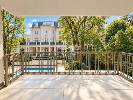Villa Chimani: Stilvolle 3-Zimmer-Residenz mit Pool und Noblesse - Palais & Villa