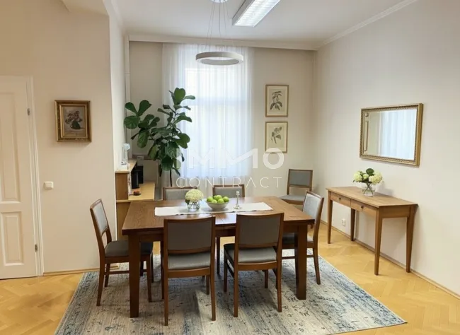 RUHIGE INNENSTADTLAGE: LUXURIÖSE 6-ZIMMER ALTBAUWOHNUNG IM 2. STOCK - Bild