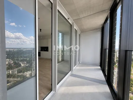 DC2 Tower - Über den Dächern Wiens – Stilvolles Studio mit Ost-Panorama