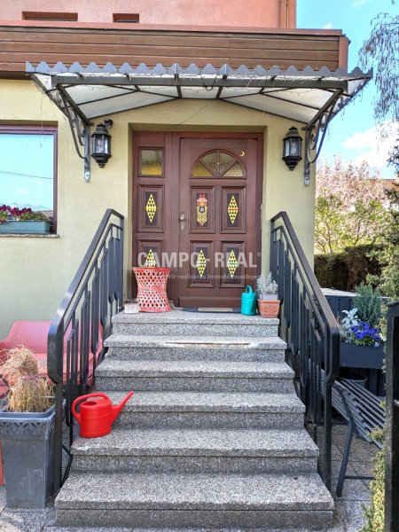 CAMPO-HAUS: Geräumige Villa auch als Praxis, Ordination oder Firmensitz