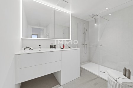 44. Etage mit 39m2 Loggia - Hoch oben mit Weitblick: DC2 Tower