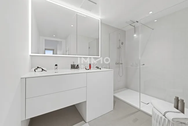 44. Etage mit 39m2 Loggia - Hoch oben mit Weitblick: DC2 Tower - Bild