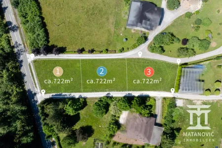 Mögliche Teilung in drei Baugrundstücke à ca. 722 m²