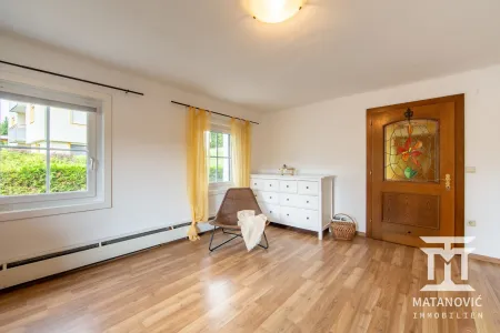EG | Ferienwohnung – Heller Wohnbereich