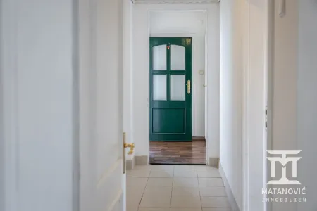 EG | Ferienwohnung – Heller Eingangsbereich mit zentraler Raumverbindung