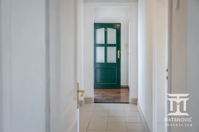 EG | Ferienwohnung – Heller Eingangsbereich mit zentraler Raumverbindung