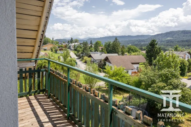 2. OG | Blick vom Balkon in die grüne Umgebung