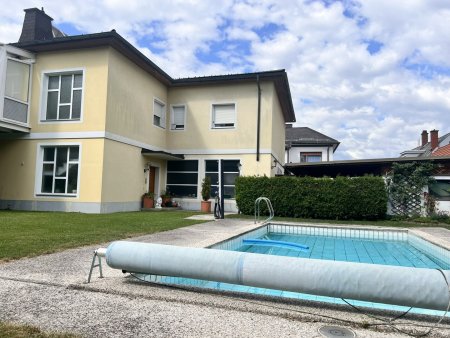 Einzigartige Gewerbeliegenschaft mit Wohnhaus, Pool und Mieteinnahmen in Zeltweg