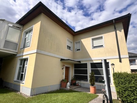 Einzigartige Gewerbeliegenschaft mit Wohnhaus, Pool und Mieteinnahmen in Zeltweg