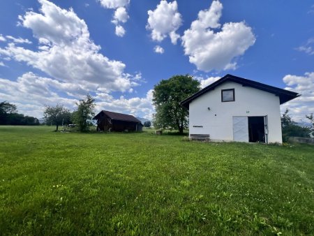 Grundstück mit Wirtschaftsgebäude und Geräteschuppen in Spielberg