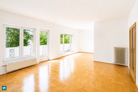 Wohnzimmer (S) OG.