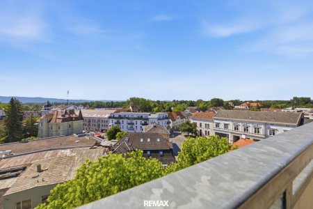 Bestlage in Stockerau! Großzügige 3 Zimmer-Wohnung mit traumhaftem Fernblick, Balkon & Garage!