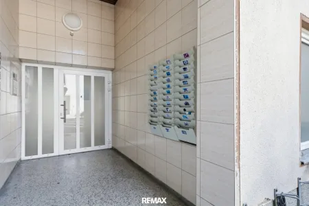 Bestlage in Stockerau! Großzügige 3 Zimmer-Wohnung mit traumhaftem Fernblick, Balkon & Garage!