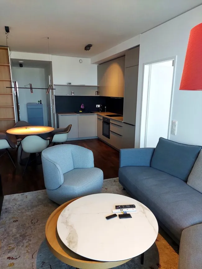 Voll möbliertes Appartement im Marina Tower in Wien zu vermieten - Bild