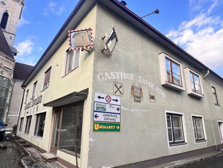 Geschäfts-/Wohnhaus in Toplage