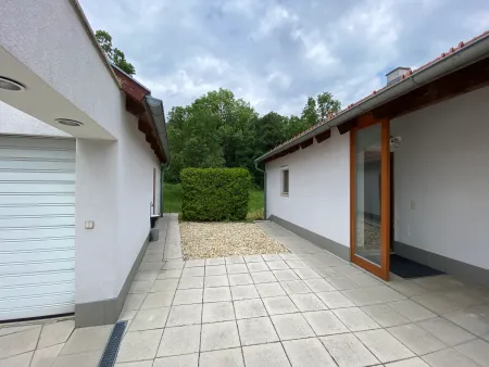 Hof & Garage 2.jpg