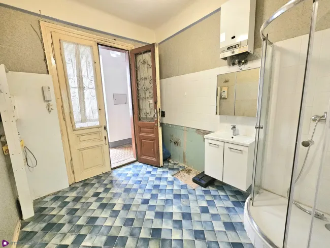 Sanierungsbedürftige Studentenwohnung im Herzen von Stadlau... - Bild