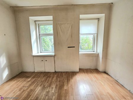 Sanierungsbedürftige Studentenwohnung im Herzen von Stadlau...