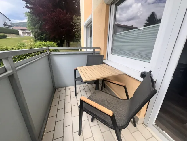Gemütliche 2-Zi-Wohnung mit Balkon - Bild