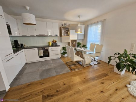 Befristet vermietet- Innenhofbalkon!