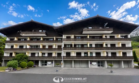 5753 Saalbach: Zweitwohnsitz ! Ab auf die Piste !! möblierte Ferienwohnung ca. 42m², separates Schlafzimmer, sonniger Balkon, Hallenbad, Parkplatz !!