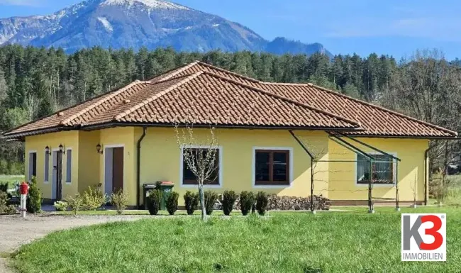 K3 - TRAUMHAFTER BUNGALOW in exklusiver Bauweise in ruhiger Dorfrandlage, barrierefrei, sucht anspruchsvollen neuen Besitzer. - Titelbild