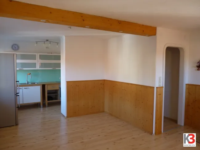 K3 - Zwei-Zimmer-Wohnung mit Kaminofen und Balkon - Bild