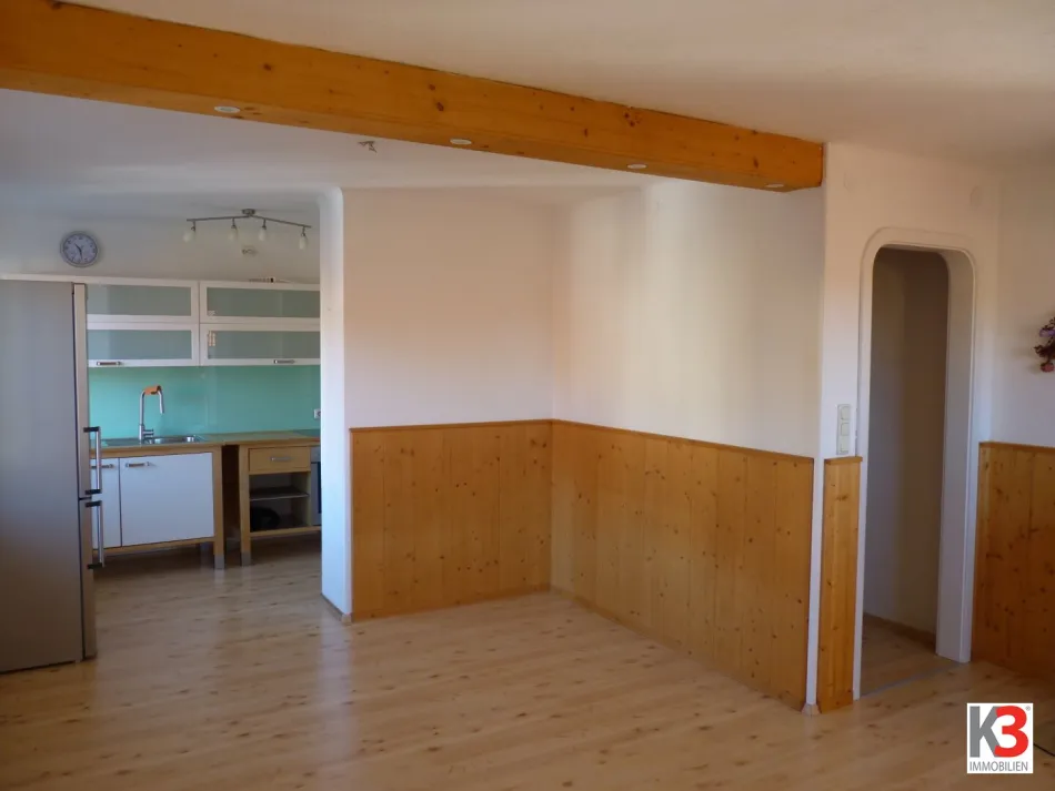 K3 - Zwei-Zimmer-Wohnung mit Kaminofen und Balkon - Bild
