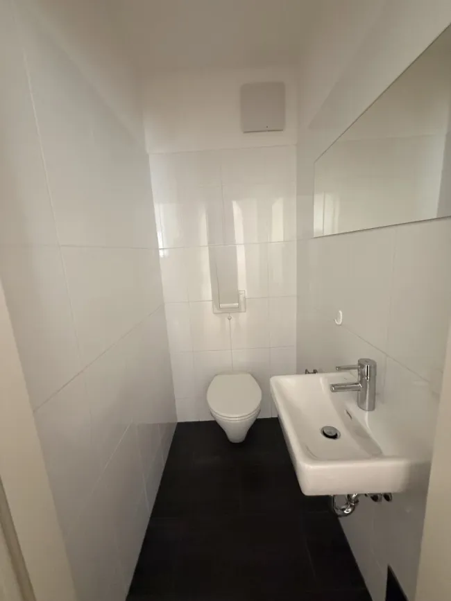 WC + Waschbecken
