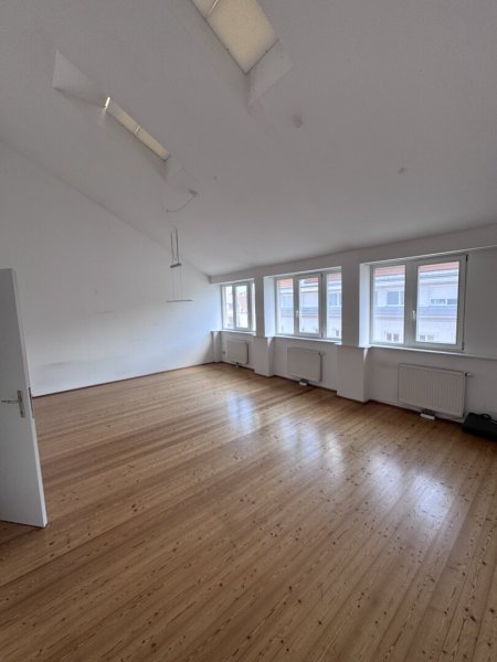 64,70 m2 Dachwohnung plus 5,42m2 Terrasse in 1110 Wien